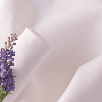 plain-white-table-cloth